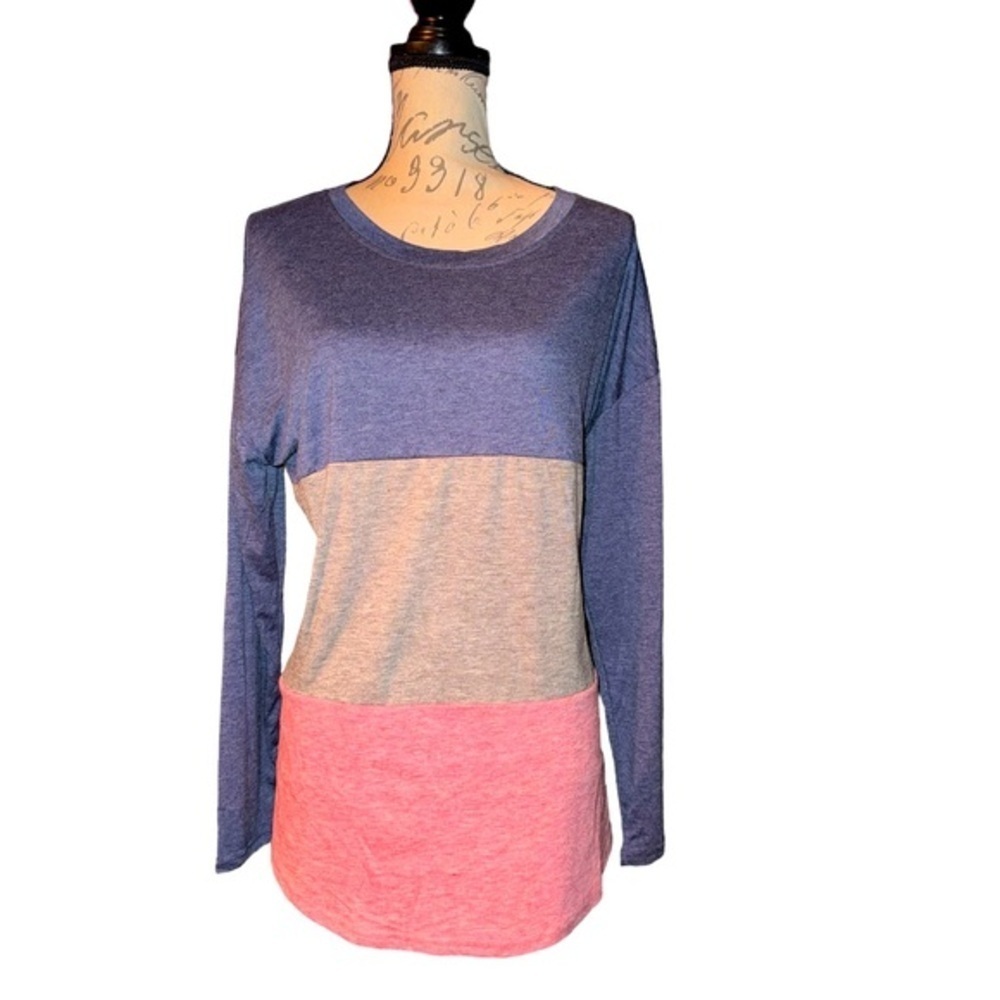 NWOT-L/S color block crewneck shirt.